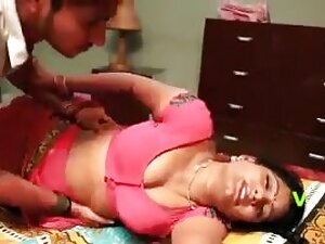 Bhabhi's solo video features a desi teen's nude split action.